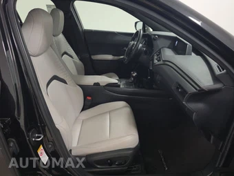 2019 Lexus UX 200 - miniatura 8