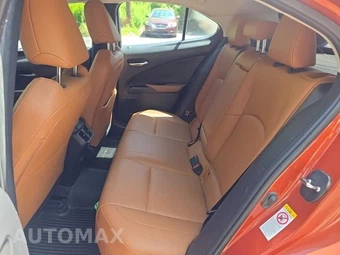2019 Lexus UX 200 - miniatura 16