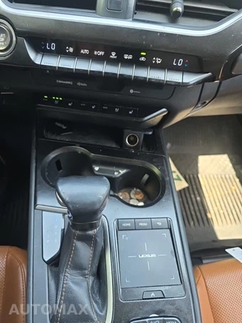 2019 Lexus UX 200 - miniatura 26
