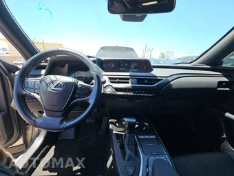 2019 Lexus UX 200 – miniatura 11