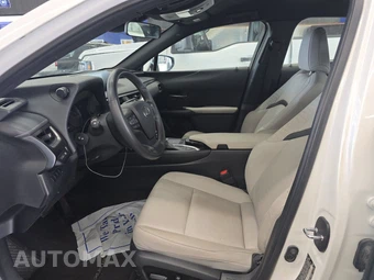 2019 Lexus UX 200 - miniatura 7