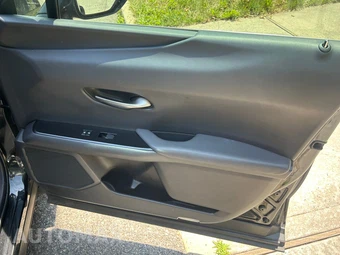 2019 Lexus UX 250h - miniatura 31