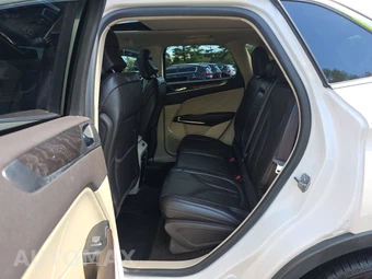 2019 Lincoln MKC Reserve – miniatura 13