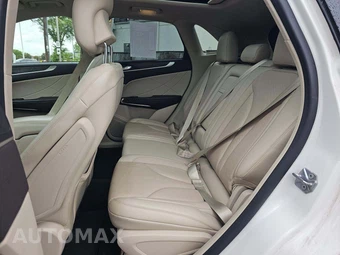 2019 Lincoln MKC Reserve – miniatura 10