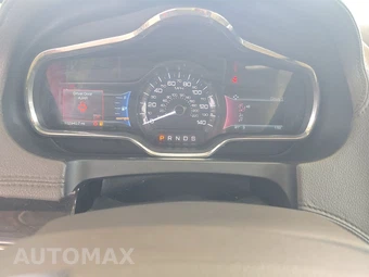 2019 Lincoln MKT Reserve – miniatura 12
