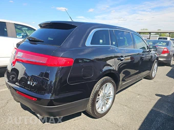 2019 Lincoln MKT Reserve – miniatura 4