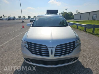 2019 Lincoln MKT Reserve – miniatura 2