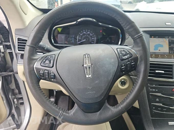2019 Lincoln MKT Reserve – miniatura 10