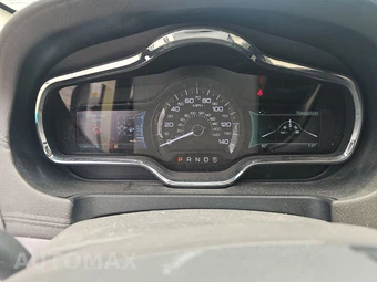 2019 Lincoln MKT Reserve – miniatura 12