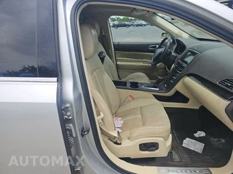 2019 Lincoln MKT Reserve – miniatura 8