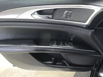 2019 Lincoln MKZ Standard – miniatura 9