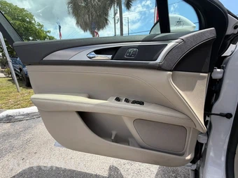 2019 Lincoln MKZ Standard - miniatura 33
