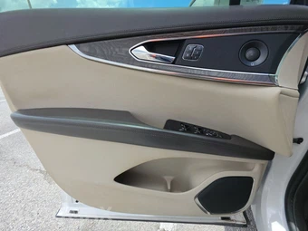 2019 Lincoln Nautilus Reserve – miniatura 9