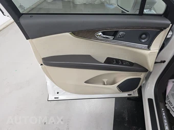 2019 Lincoln Nautilus Reserve – miniatura 9