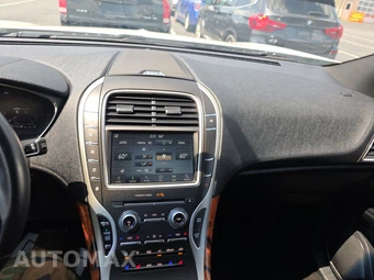 2019 Lincoln Nautilus Reserve - miniatura 11