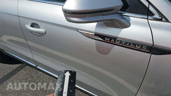 2019 Lincoln Nautilus Select – miniatura 19