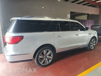 2019 Lincoln Navigator L Select - miniatura 4