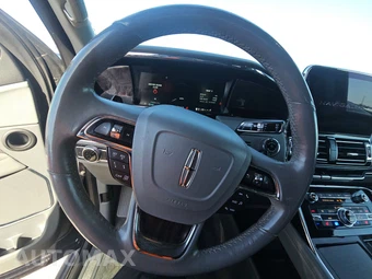 2019 Lincoln Navigator Reserve – miniatura 10