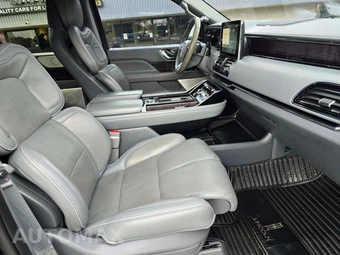 2019 Lincoln Navigator Reserve - miniatura 19