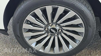 2019 Lincoln Navigator Reserve - miniatura 23