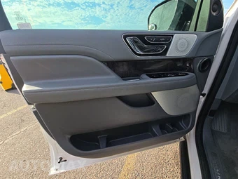 2019 Lincoln Navigator Reserve - miniatura 9