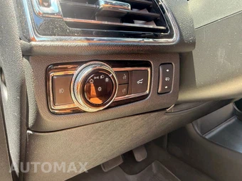 2019 Lincoln Navigator Reserve - miniatura 22