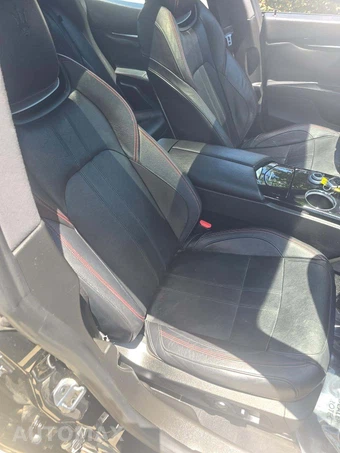 2019 Maserati Ghibli S GranSport – miniatura 18