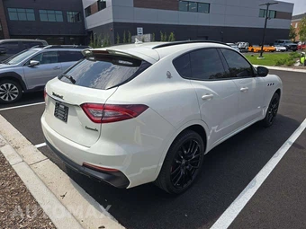 2019 Maserati Levante S GranSport - miniatura 3