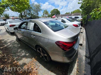 2019 Mercedes-Benz A 220 - miniatura 2