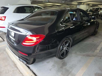 2019 Mercedes-Benz AMG E 53 4MATIC Sedan - miniatura 3