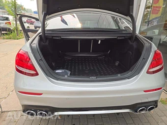 2019 Mercedes-Benz AMG E 53 4MATIC Sedan - miniatura 14