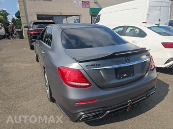 2019 Mercedes-Benz AMG E 63 S 4MATIC Sedan - miniatura 2