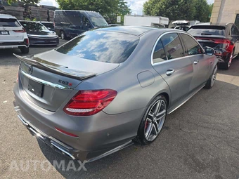2019 Mercedes-Benz AMG E 63 S 4MATIC Sedan - miniatura 3