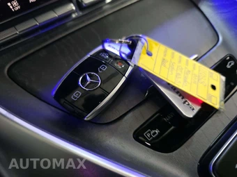 2019 Mercedes-Benz AMG GT 63 4MATIC Sedan – miniatura 8