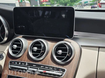 2019 Mercedes-Benz C 300 4MATIC Sedan - miniatura 27