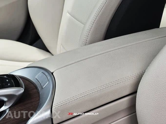 2019 Mercedes-Benz C 300 4MATIC Sedan - miniatura 48