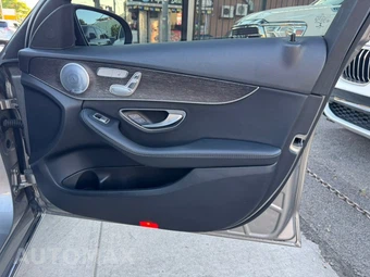 2019 Mercedes-Benz C 300 4MATIC Sedan - miniatura 16