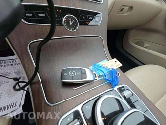 2019 Mercedes-Benz C 300 4MATIC Sedan – miniatura 8