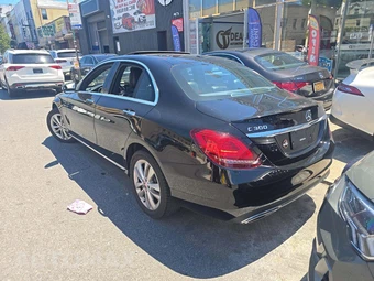 2019 Mercedes-Benz C 300 4MATIC Sedan - miniatura 2