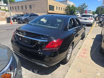2019 Mercedes-Benz C 300 4MATIC Sedan - miniatura 3