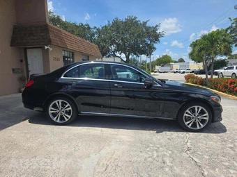 2019 Mercedes-Benz C 300 4MATIC Sedan - miniatura 4