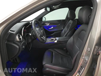 2019 Mercedes-Benz C 300 Sedan - miniatura 7