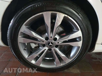 2019 Mercedes-Benz C 300 Sedan - miniatura 24