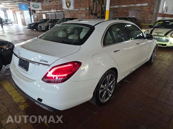 2019 Mercedes-Benz C 300 Sedan - miniatura 3