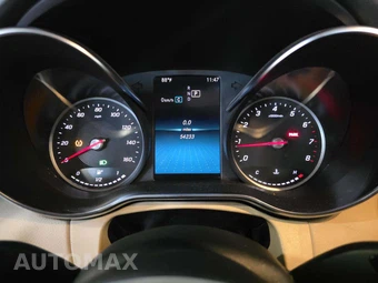 2019 Mercedes-Benz C 300 Sedan - miniatura 9