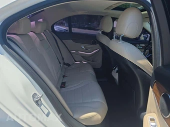 2019 Mercedes-Benz C 300 Sedan – miniatura 16