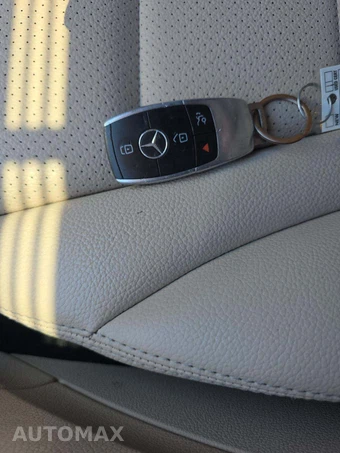 2019 Mercedes-Benz C 300 Sedan – miniatura 8