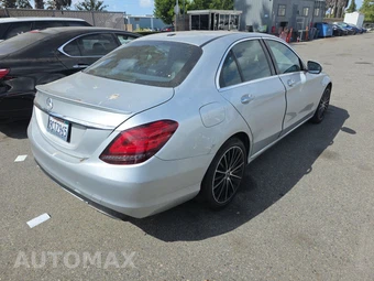 2019 Mercedes-Benz C 300 Sedan – miniatura 4