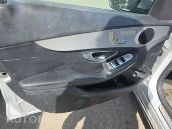 2019 Mercedes-Benz C 300 Sedan – miniatura 9