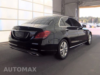 2019 Mercedes-Benz C 300 Sedan - miniatura 4